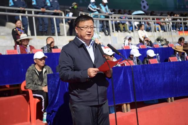 林诗栋瑞典站三项出战晋级，能否挑起国乒重担？